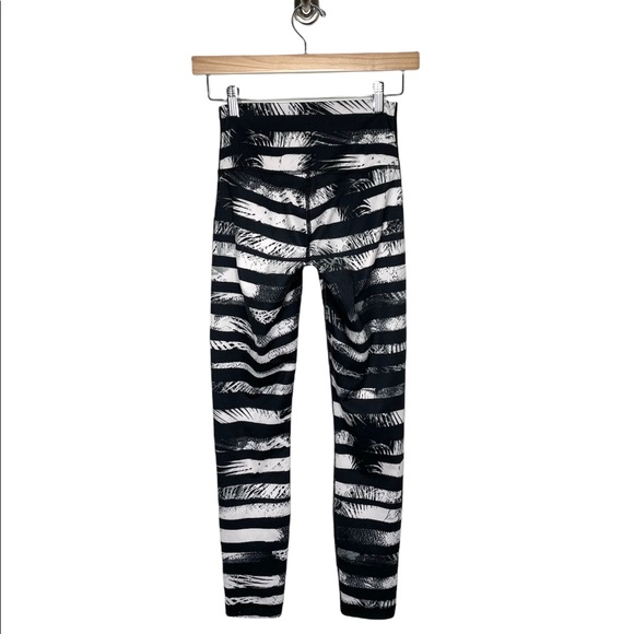 lululemon | High Times Pant *Full-On Luon Shady Palms Black White 4 - Picture 5 of 5